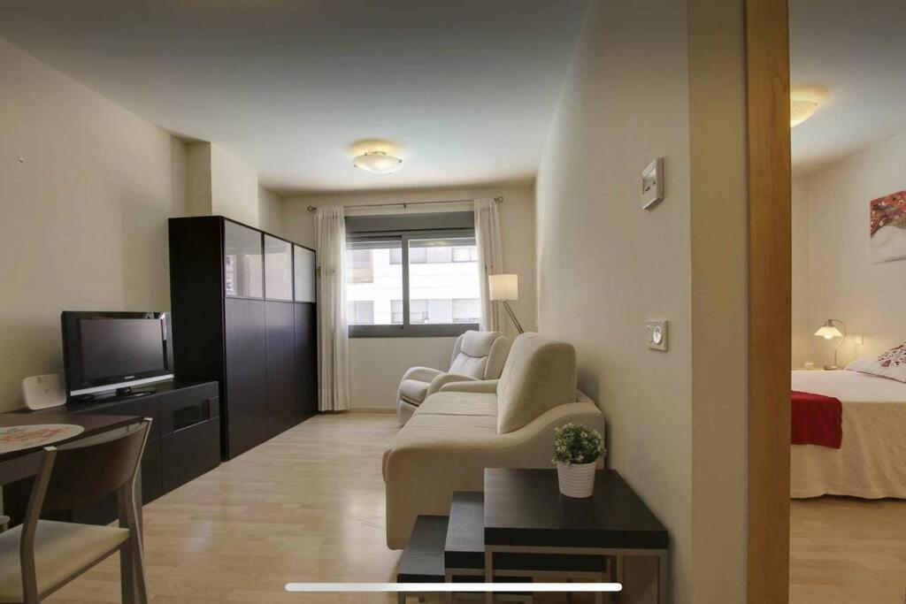 말라가 Pacifico P4 - Bonito Apartamento Con Piscina & Parking, Playa A 100 Metros 아파트 외부 사진