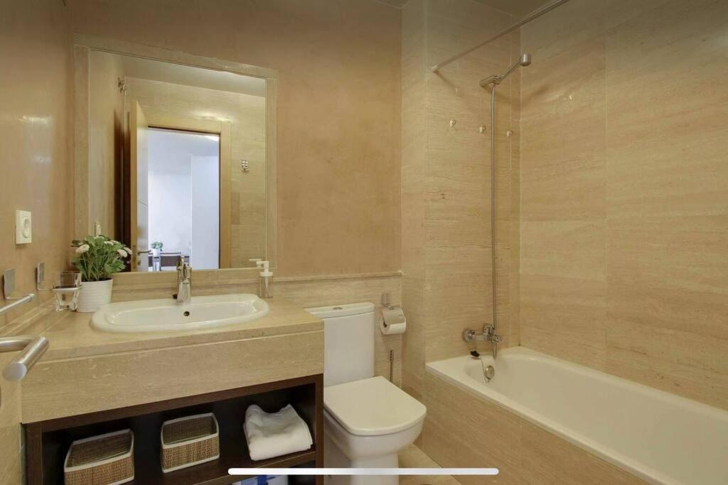 말라가 Pacifico P4 - Bonito Apartamento Con Piscina & Parking, Playa A 100 Metros 아파트 외부 사진